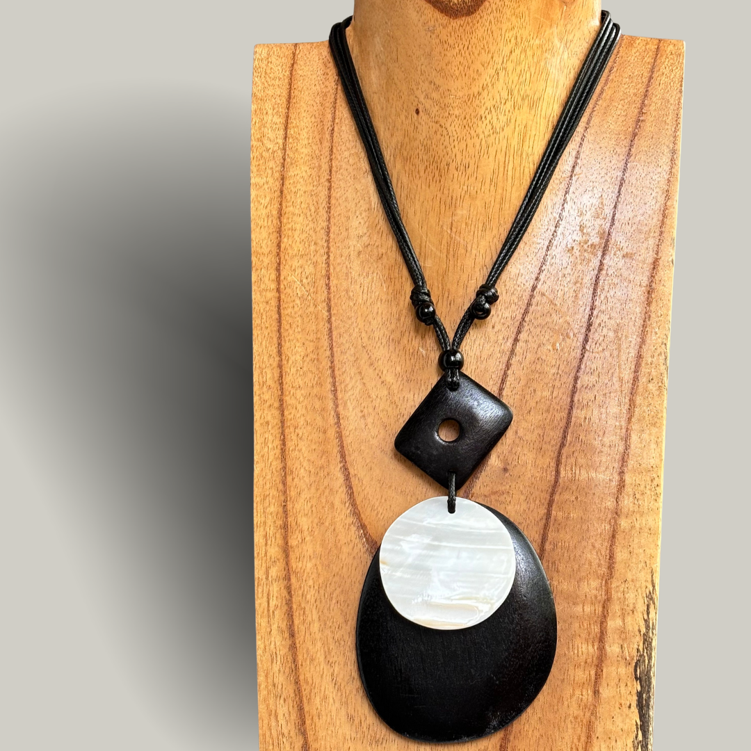Audrey's - Large Bead Pendant Necklace
