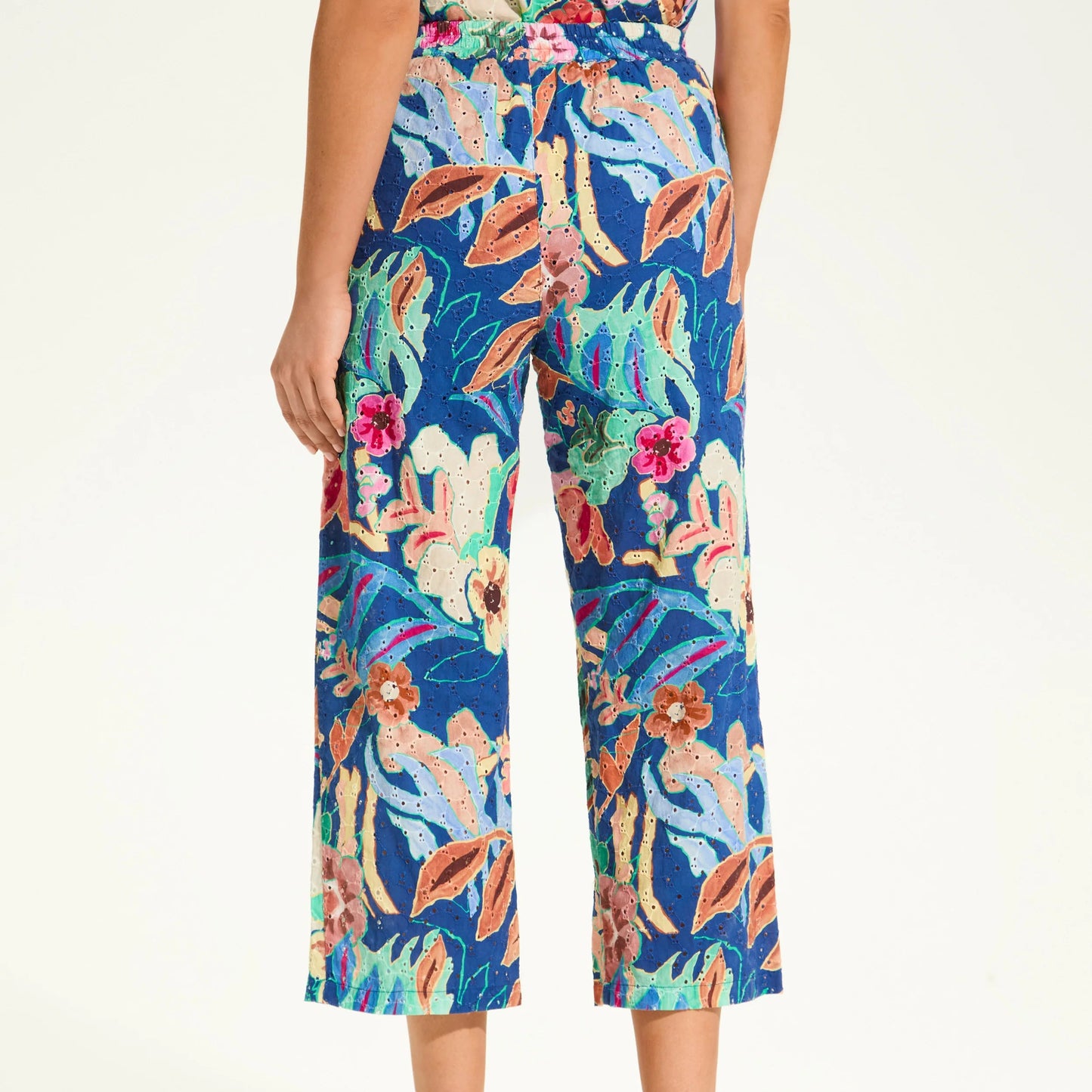 FDJ - Wide Leg Eyelet Slip-On Pants