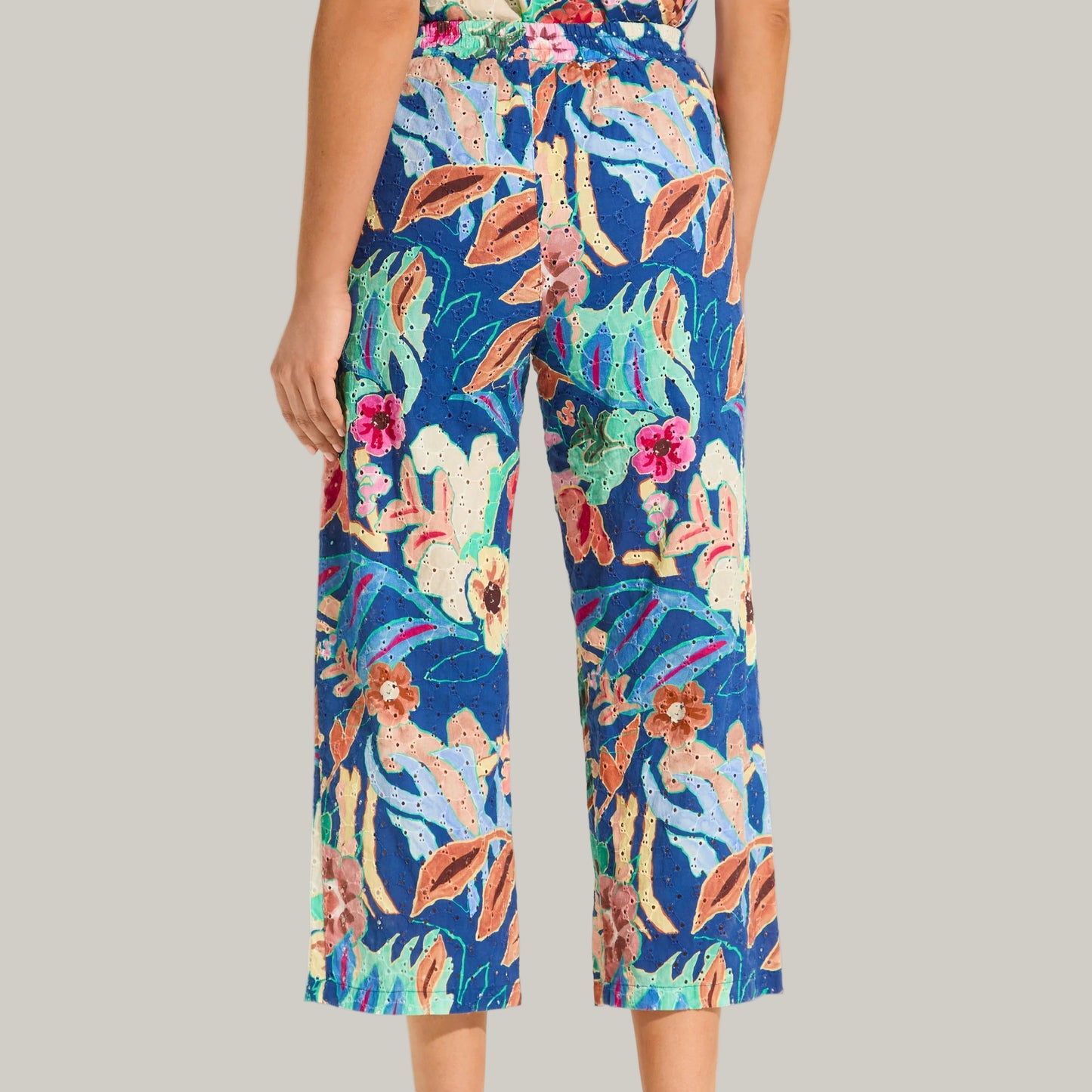 FDJ - Wide Leg Eyelet Slip-On Pants