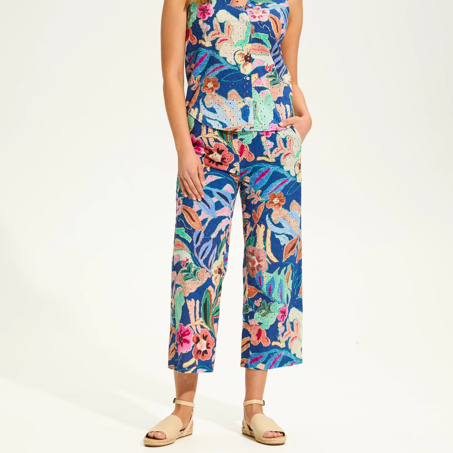 FDJ - Wide Leg Eyelet Slip-On Pants