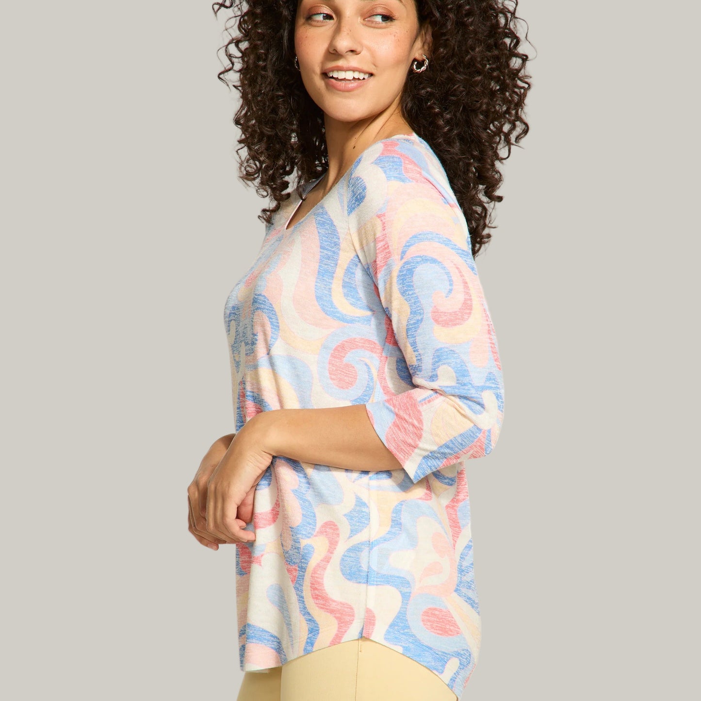 FDJ - 3/4 Sleeve Scoop Neck Top