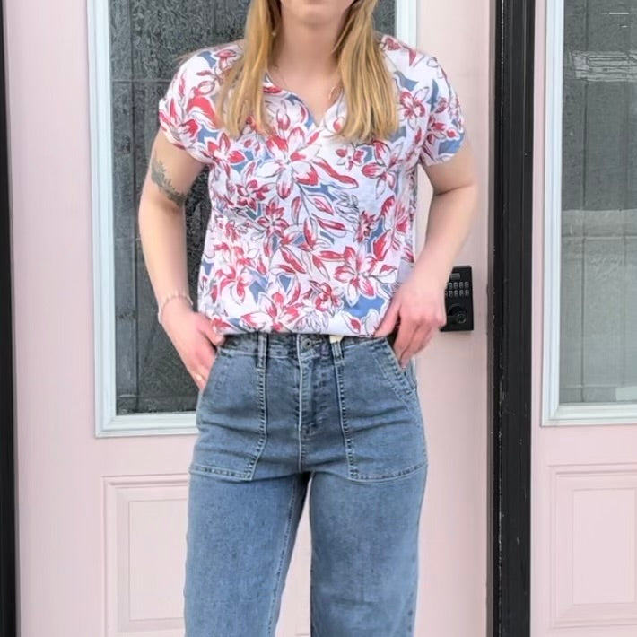 DeVia - Floral Patterned Top