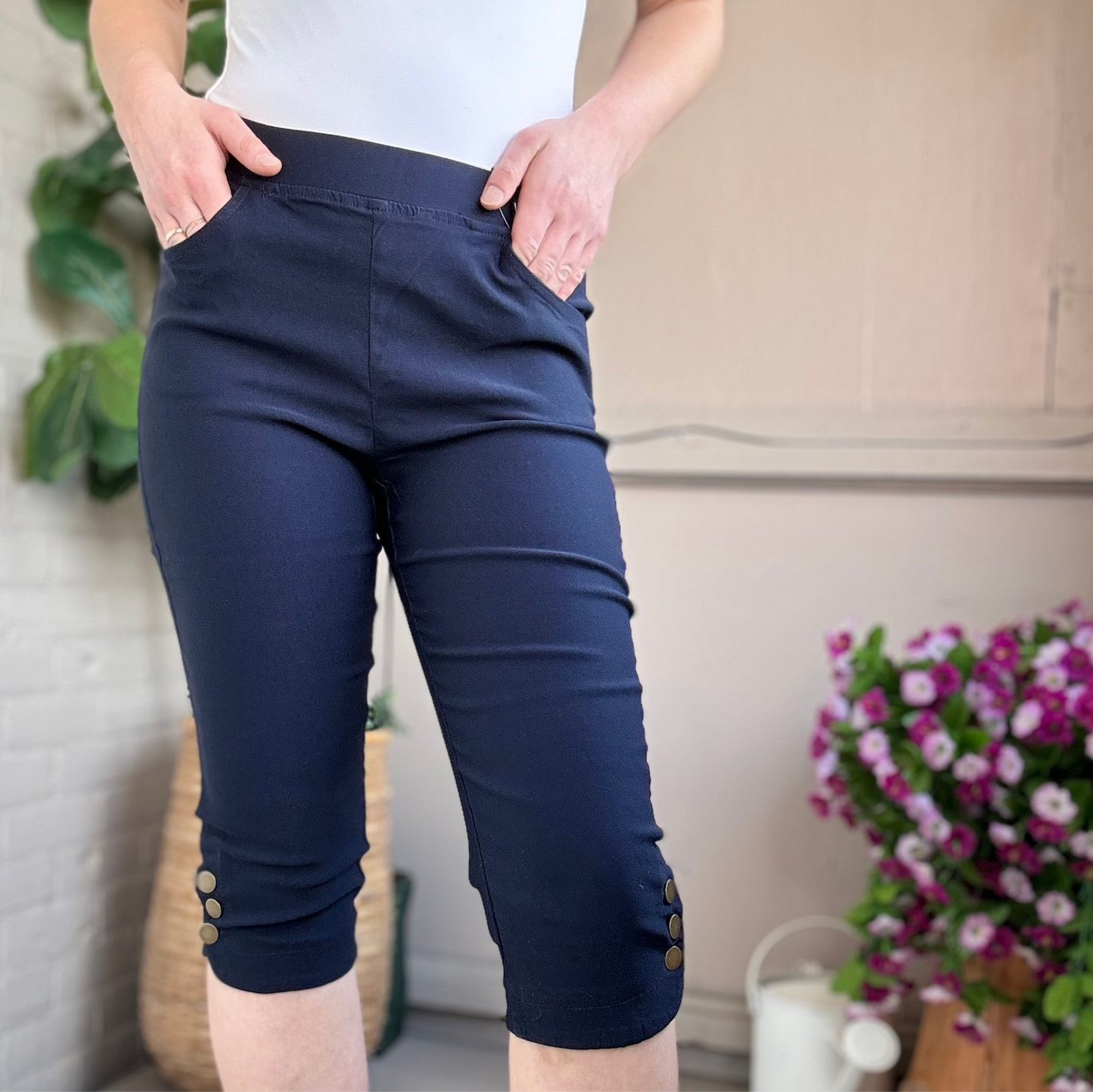 Moffi - Capri With Button Detail