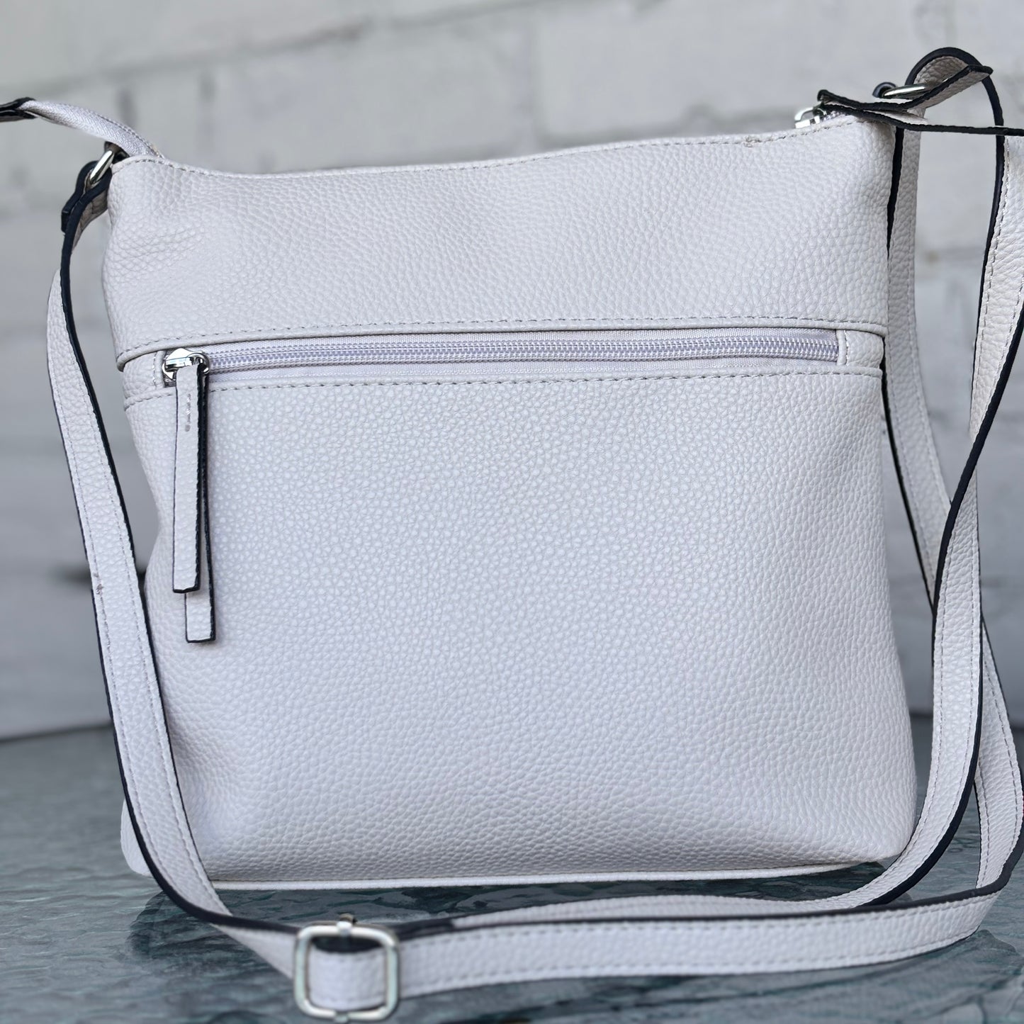 La Diva - Zipper Top Crossbody