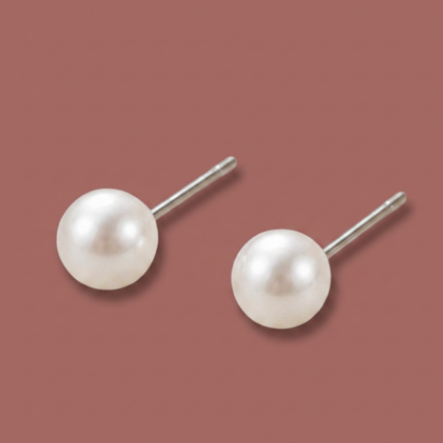 Audrey's - Classic Pearl Stud Earrings