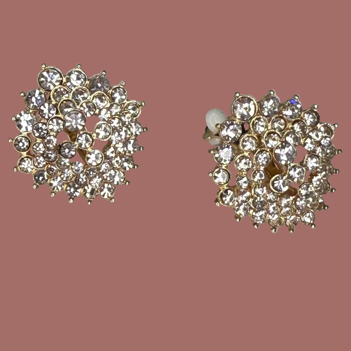 EL-KA - Golden Radiance Clip-On Earrings