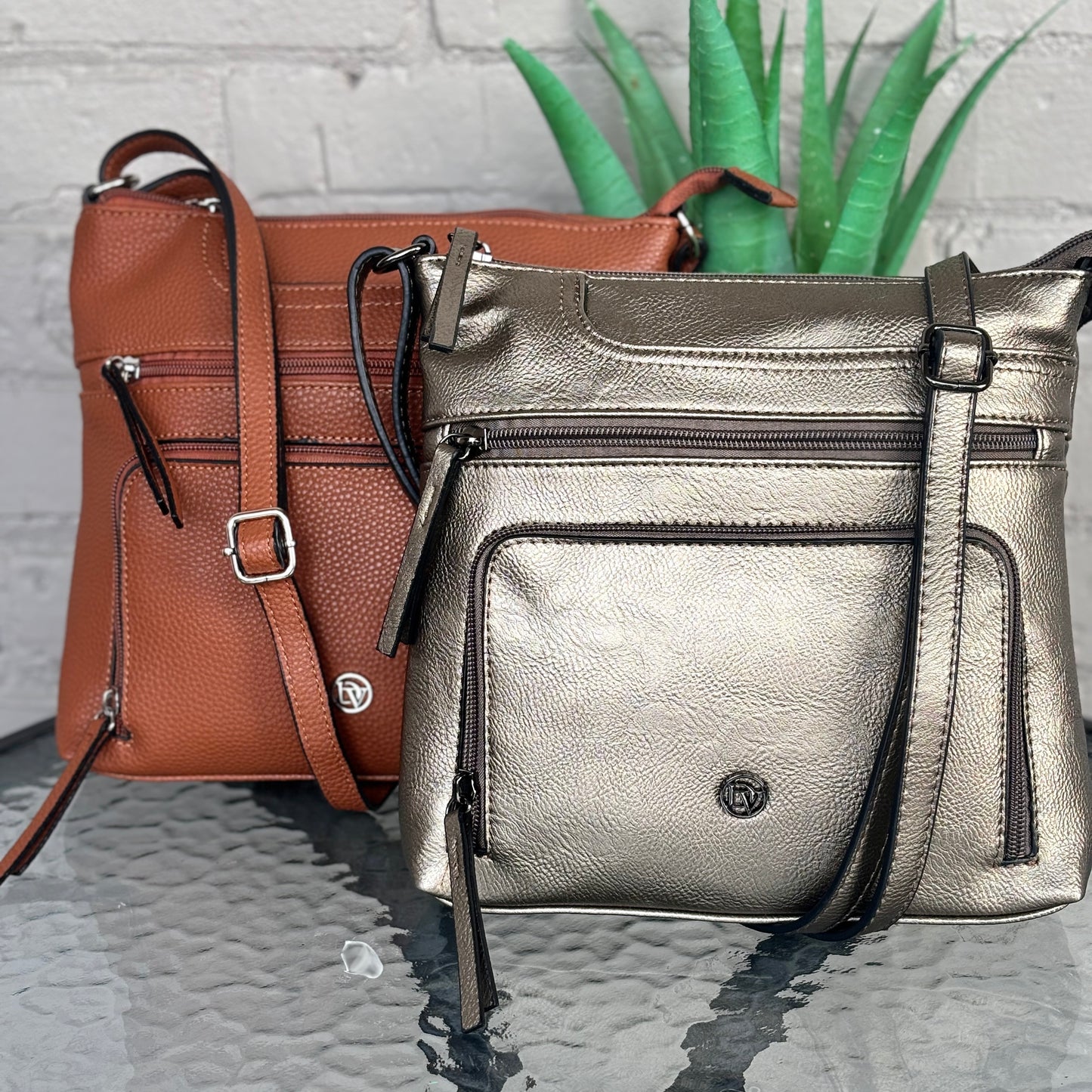 La Diva - Zipper Top Crossbody