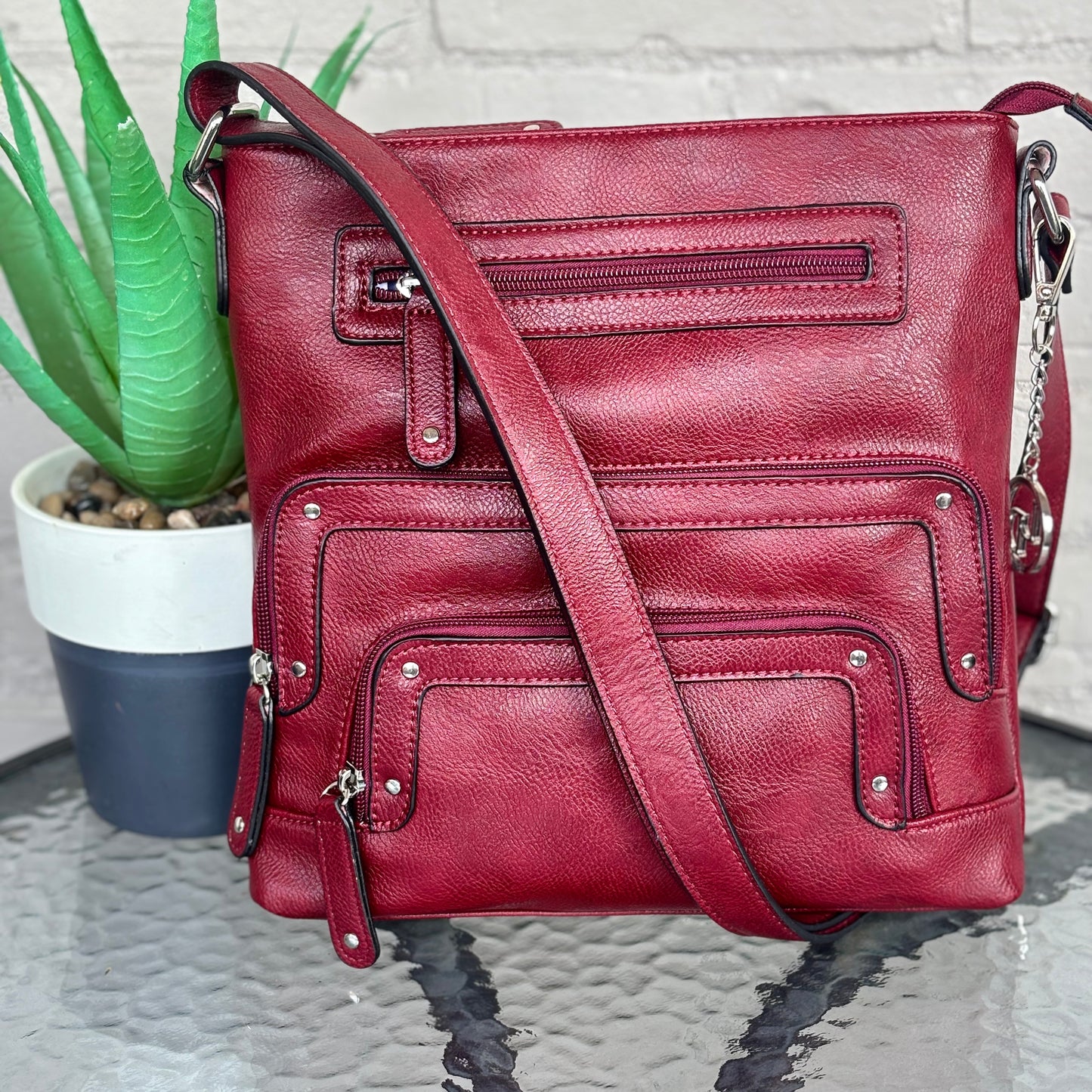 La Diva - Multi Zipper Handbag