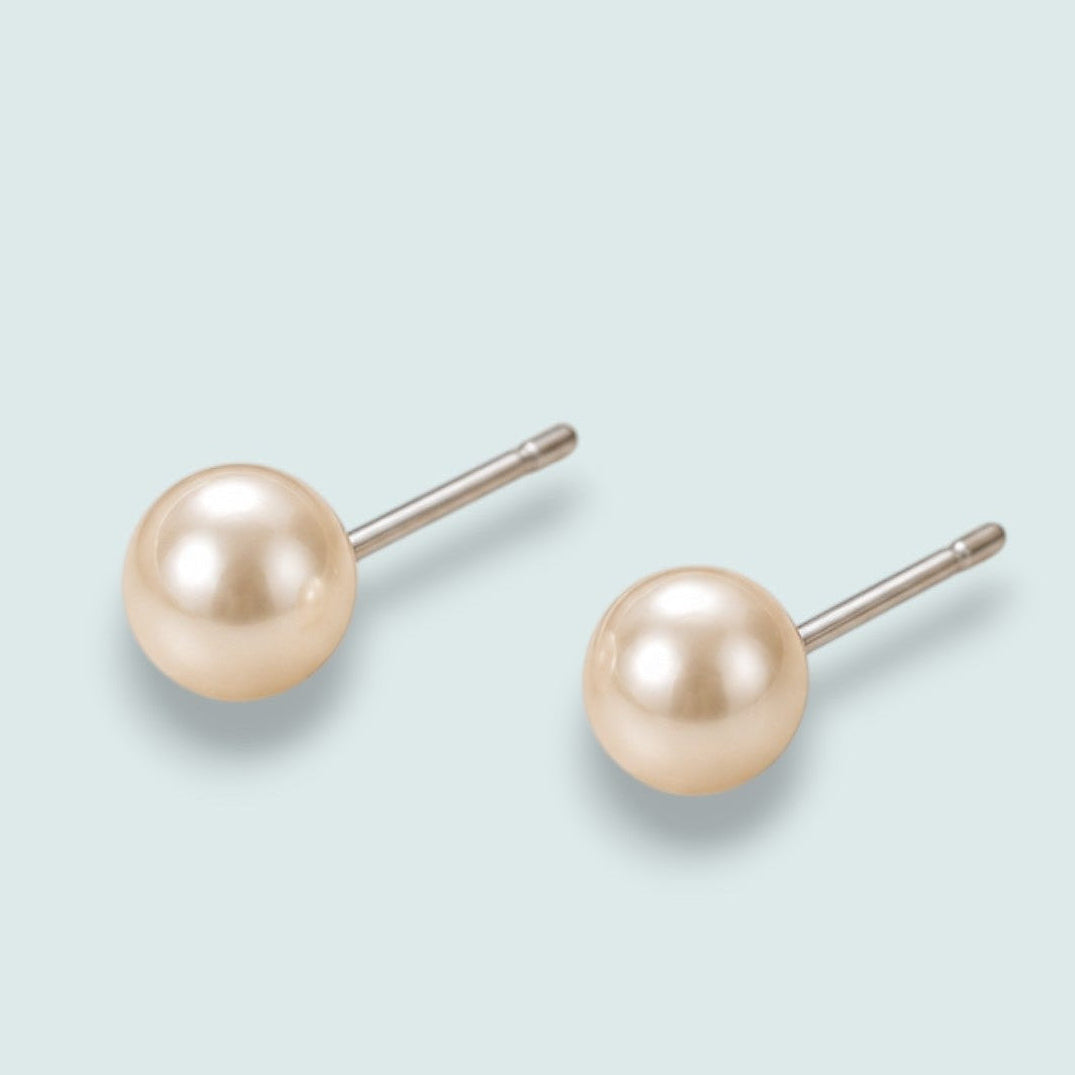 Audrey's - Classic Pearl Stud Earrings