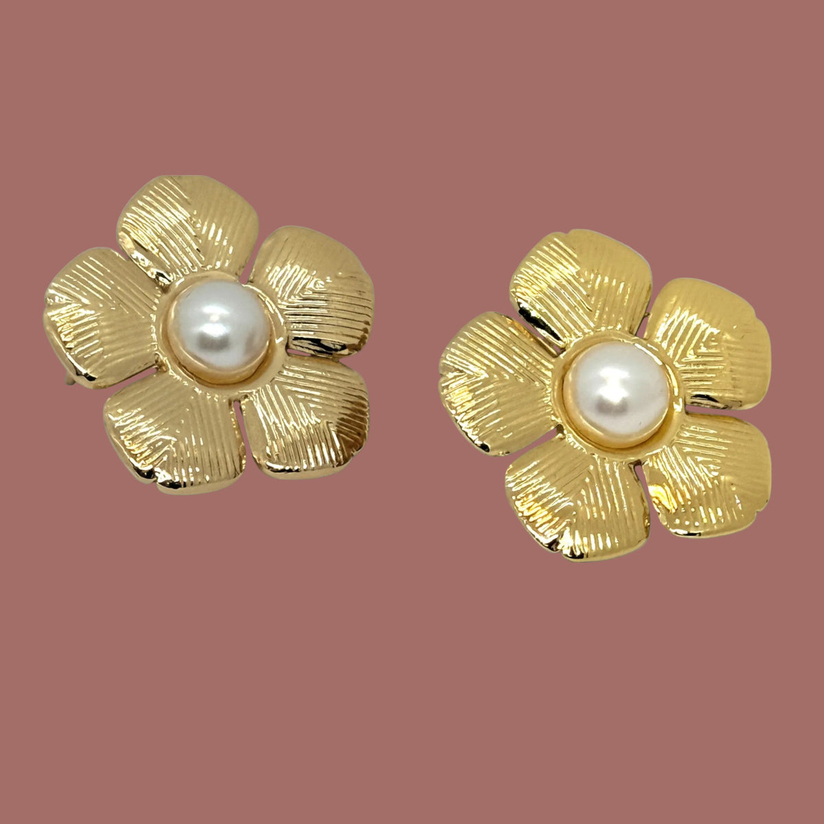 Audrey's - Bloom Pearl Studs