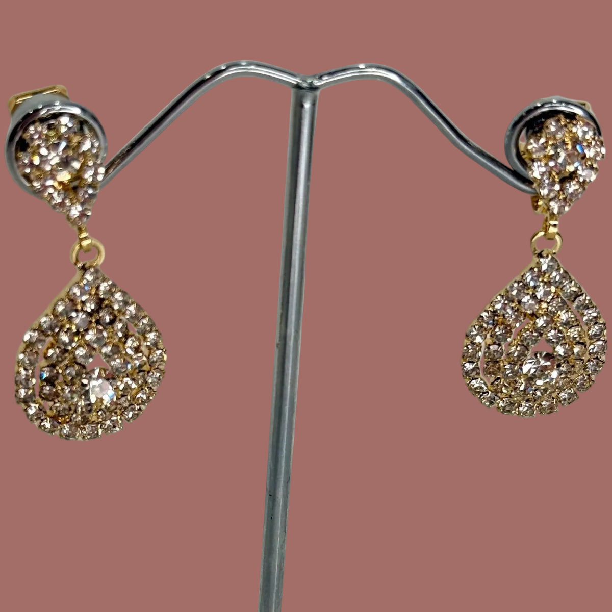 EL-KA - Luxe Sparkle Drop Clip-On Earrings