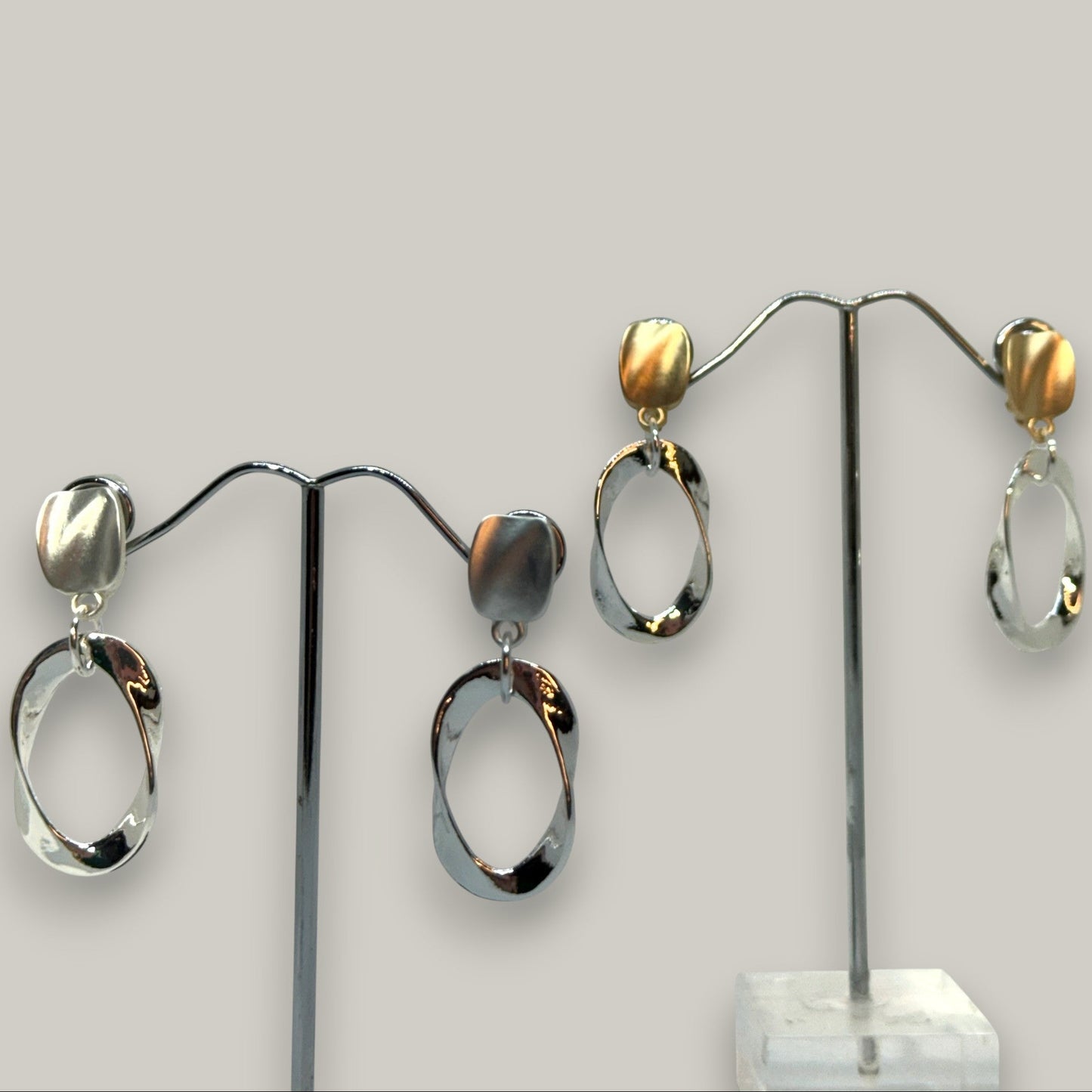 EL-KA - Twisted Oval Clip-On Earrings