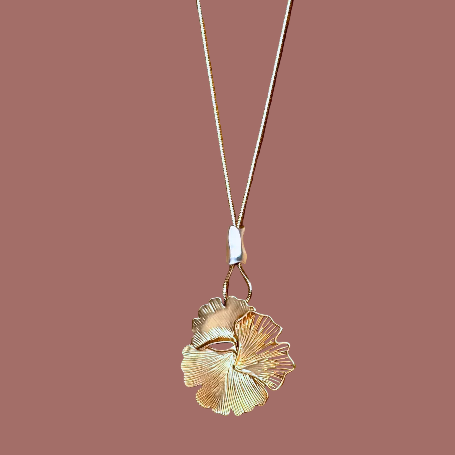 Red Coral - Seashell Pendant Necklace