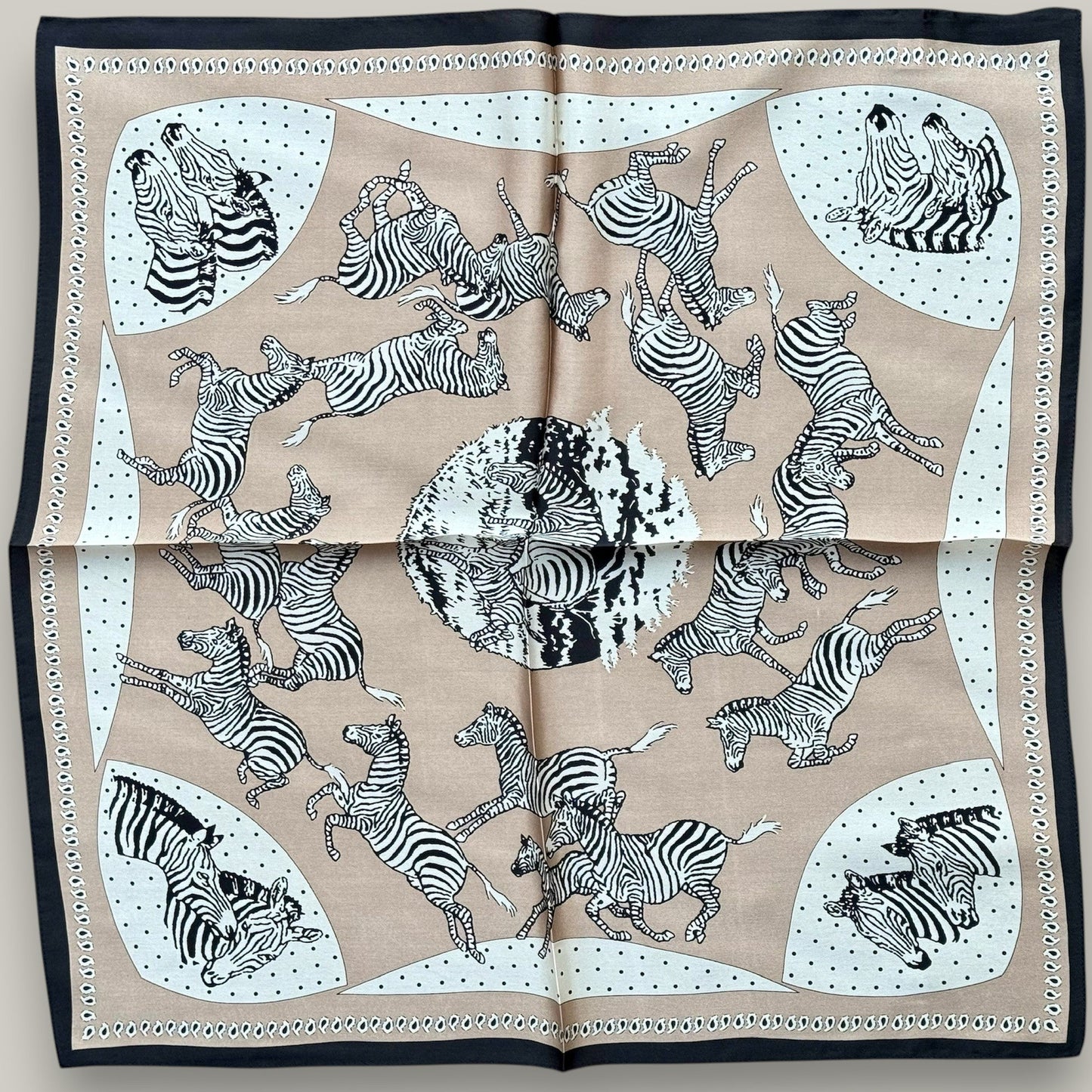 Tom & Eva - Zebra Carousel Scarf