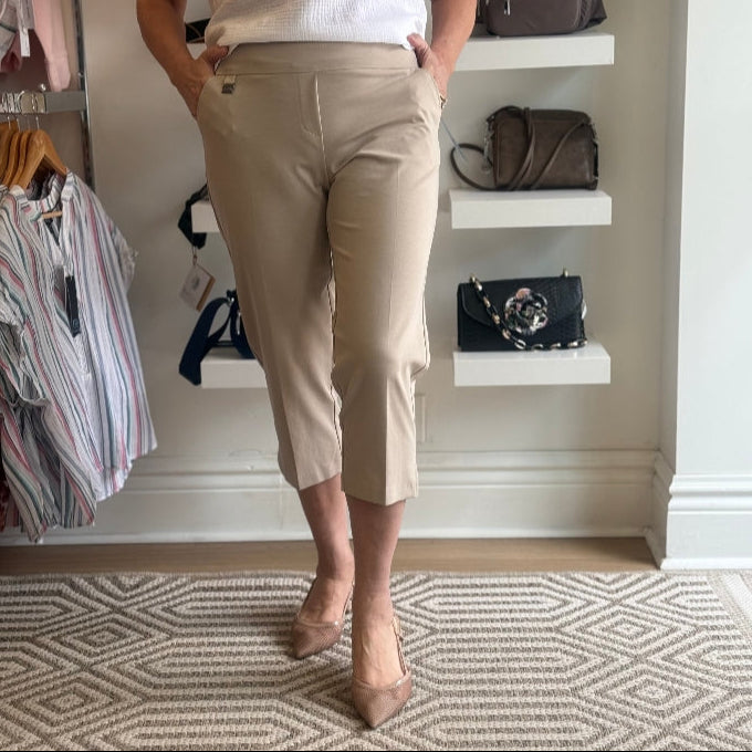 Lasania - Pull-On Capris (Petite)
