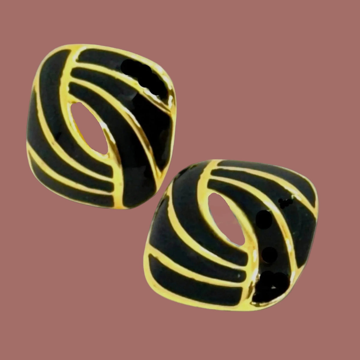 Audrey's - Gilded Noir Contour Studs