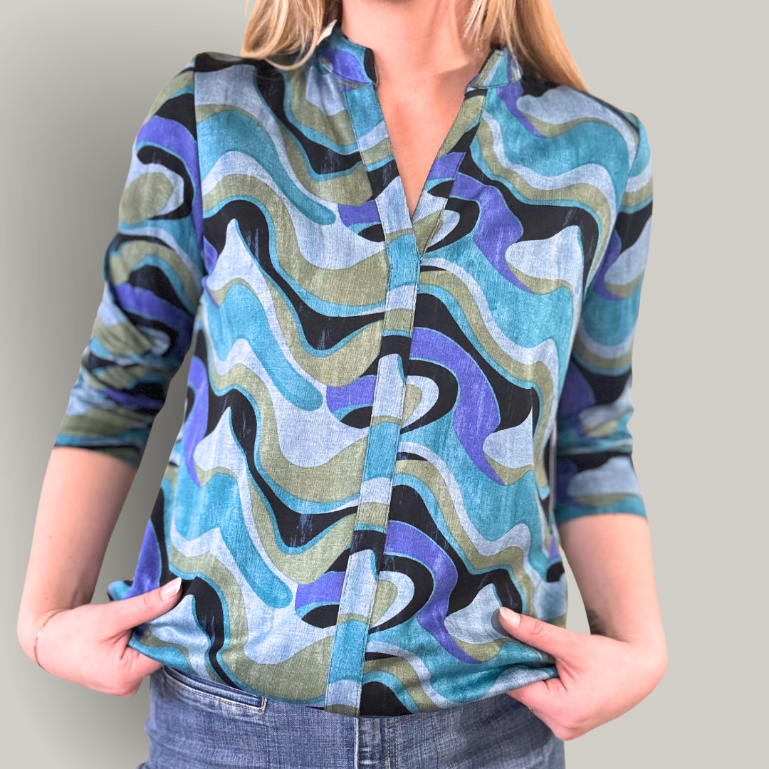 Lasania - V-Neck Patterned Top