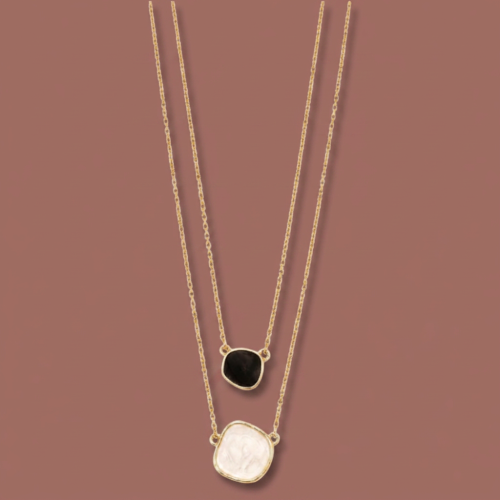 Caracol - Layered Contrast Pendant Necklace