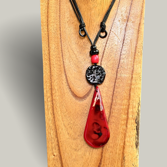 Audrey's - Raindrop Pendant Necklace
