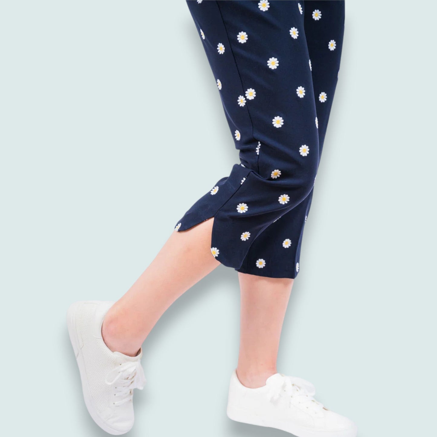 Lisette L - Embroidered Daisy Tulip-Hem Capri