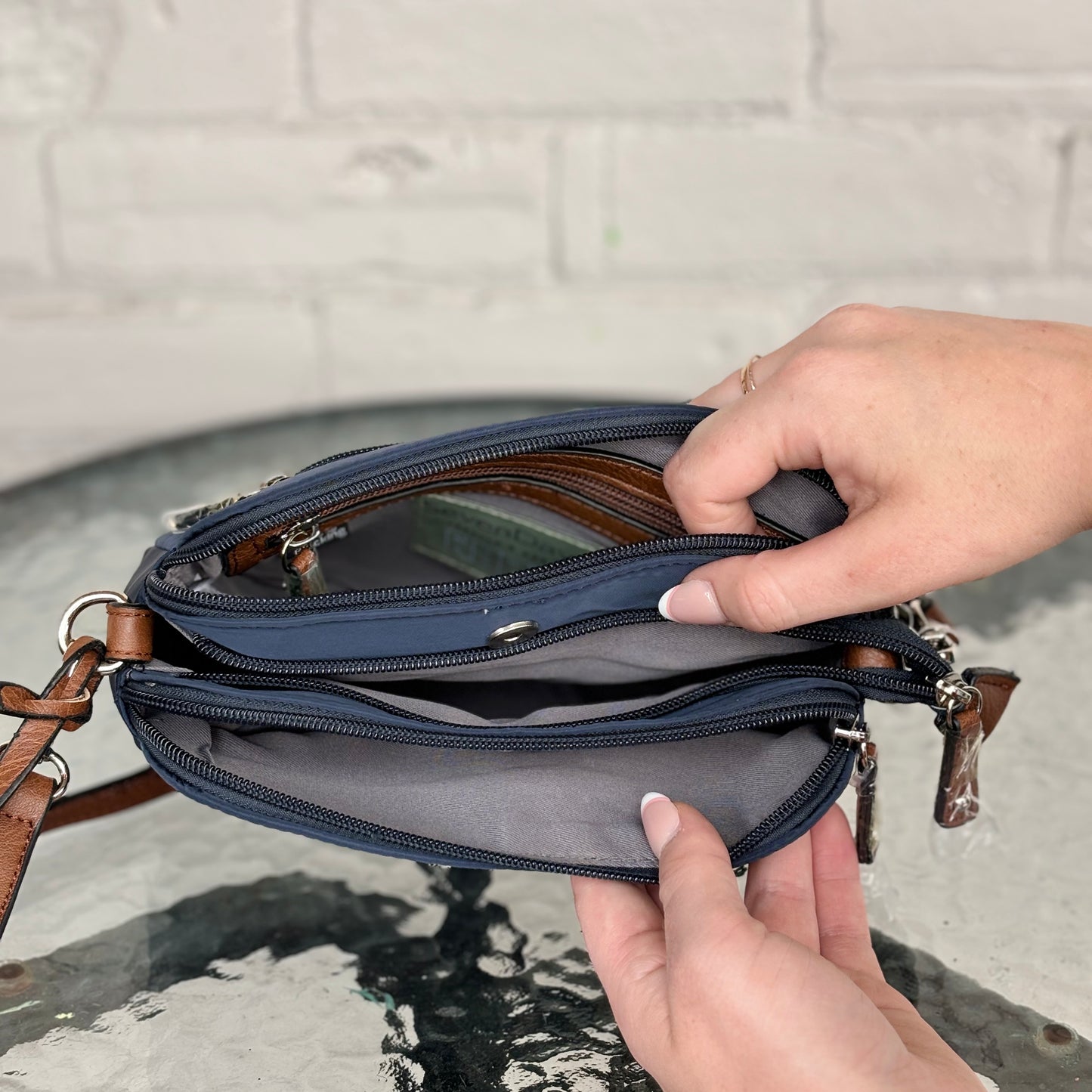 La Diva - Nylon Crossbody Purse