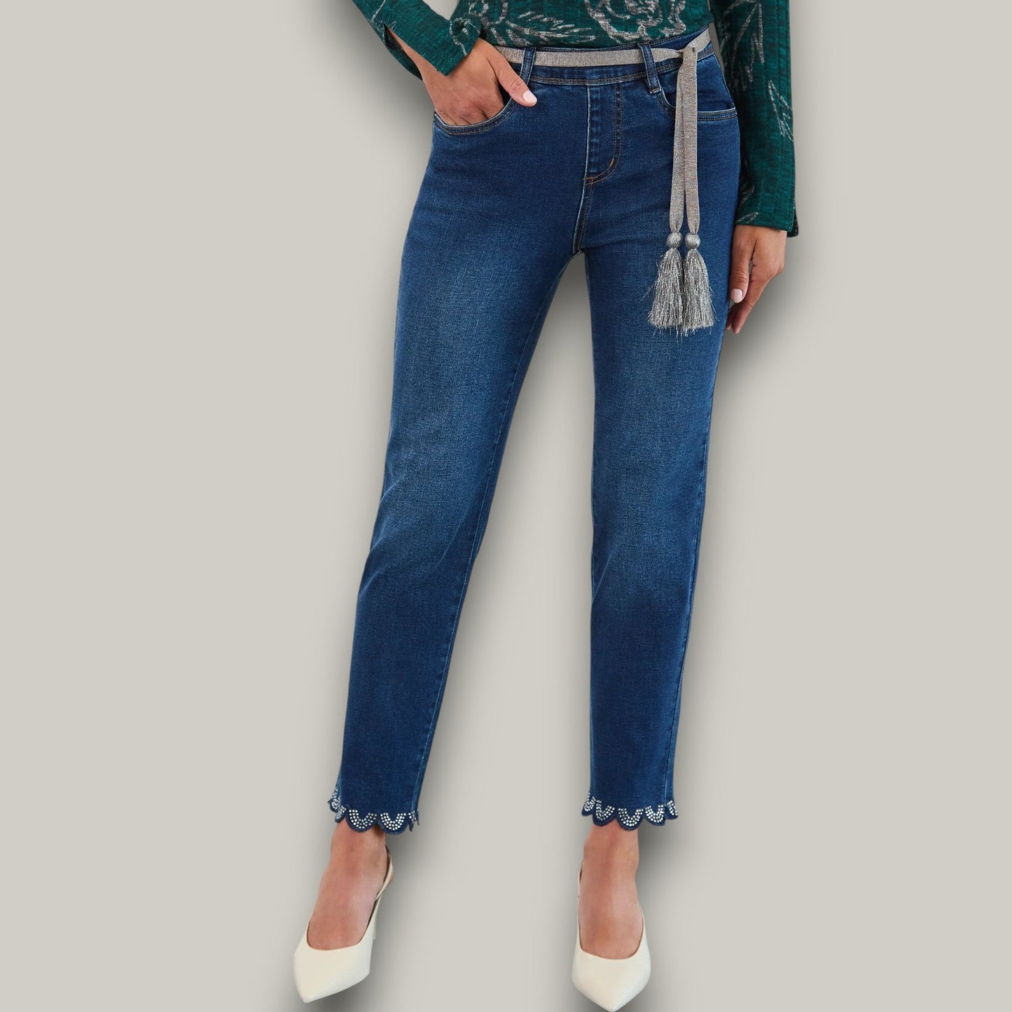 FDJ - Scalloped Shimmer Pull-On Straight-Leg Denim