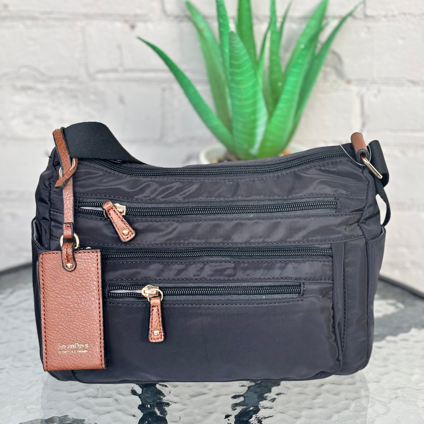 La Diva - Crossbody Nylon Purse