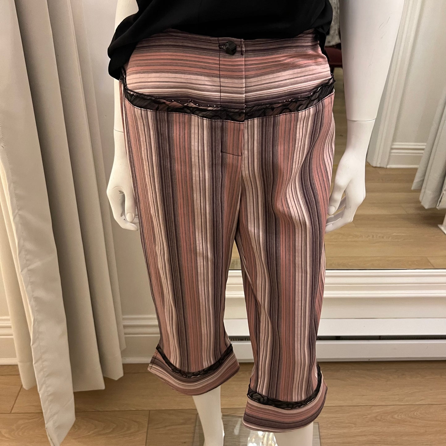 Deannafokes - Striped Capris With Lace Detail