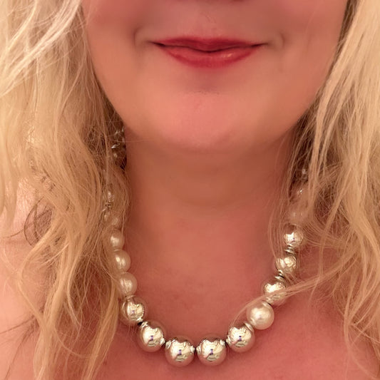 Audrey's - Alternating Pearls Necklace