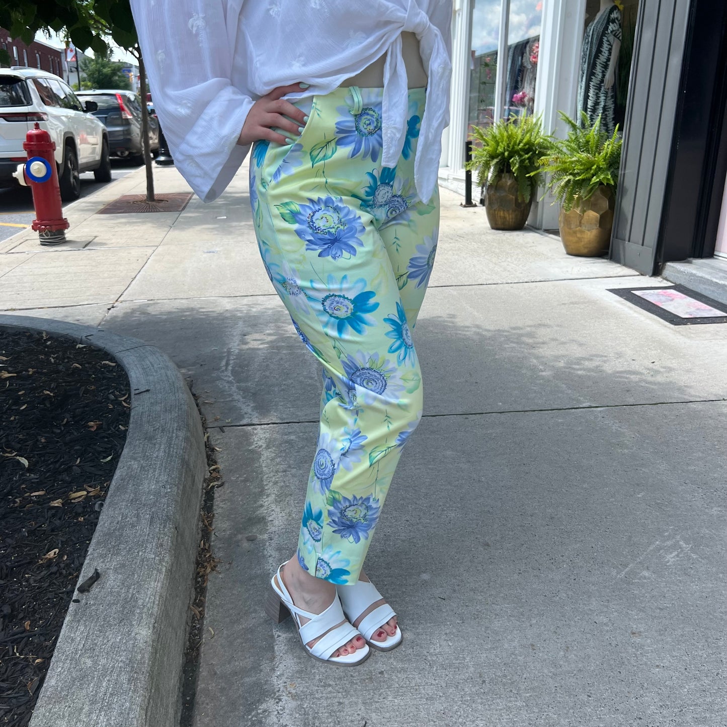 Deannafokes - Floral Capris