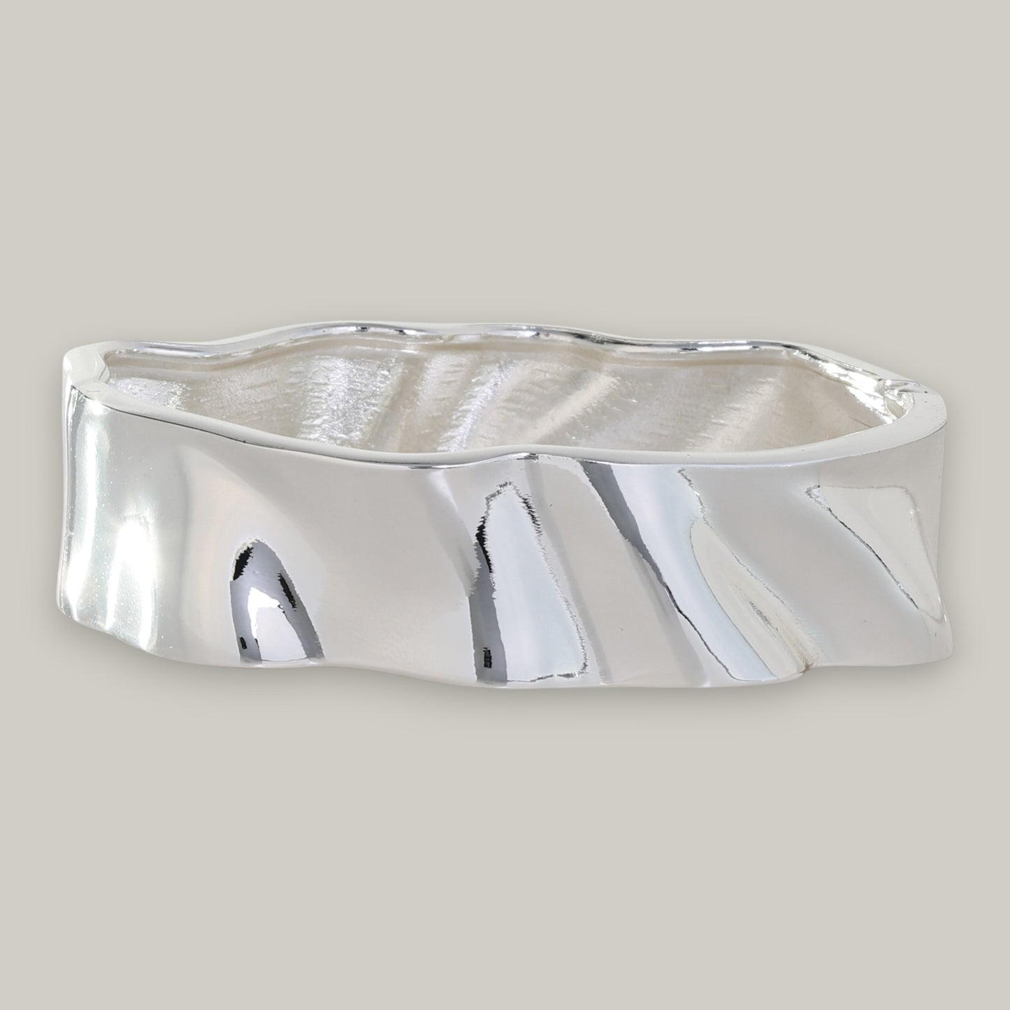 Merx - Elegant Wave Style Bangle