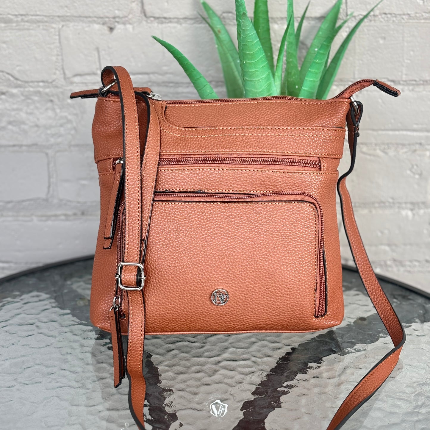 La Diva - Zipper Top Crossbody
