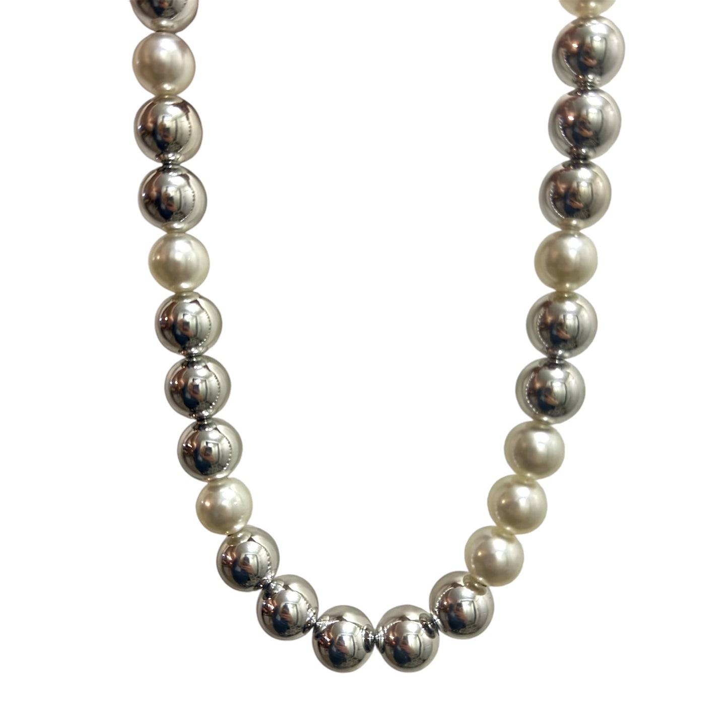 Audrey's - Alternating Pearls Necklace