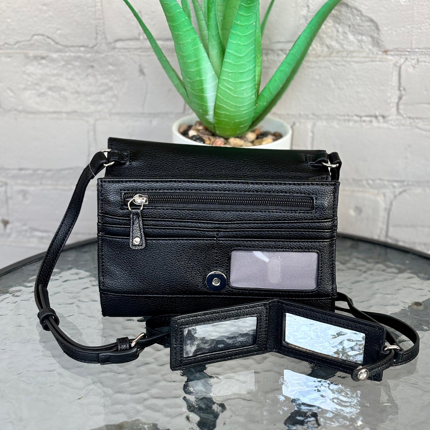La Diva - Magnetic Closure Purse
