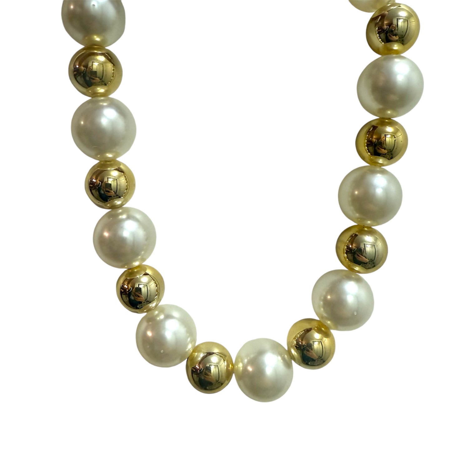 Audrey's - Mixed Sized Pearl Necklace