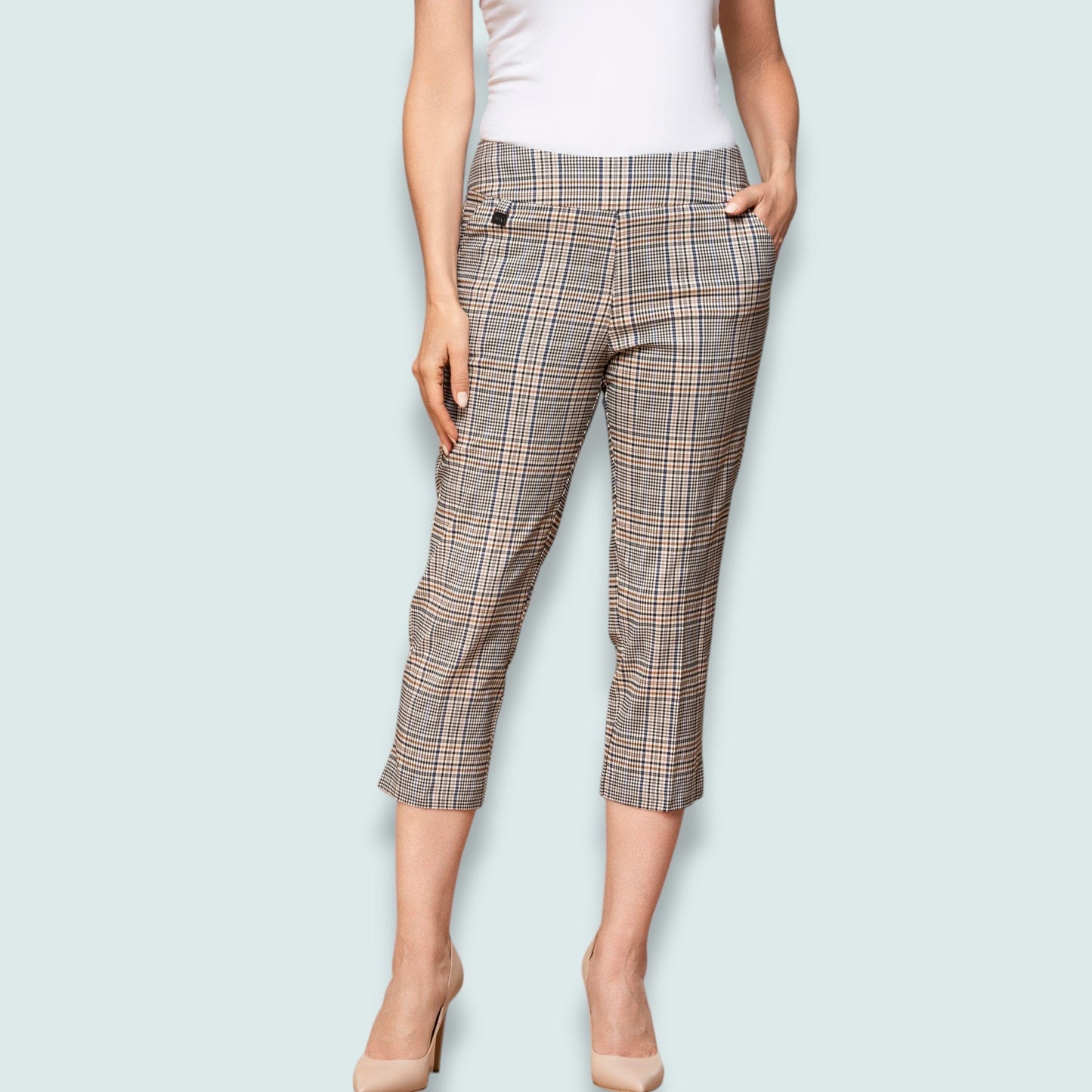 Lasania - Plaid Pull-On Capris - Petite