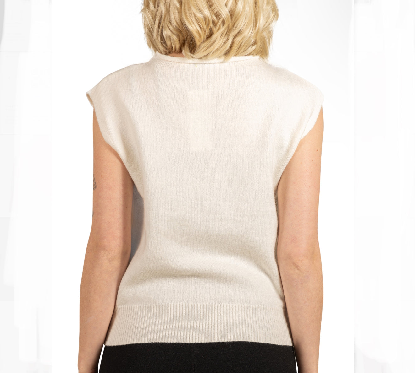 Angela Mara - Sleeveless Sweater Vest