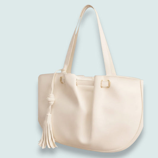 Inzi - Refined Crescent Tote With Tassel Detail