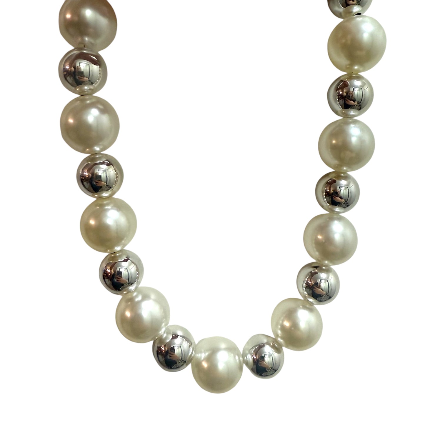 Audrey's - Mixed Sized Pearl Necklace