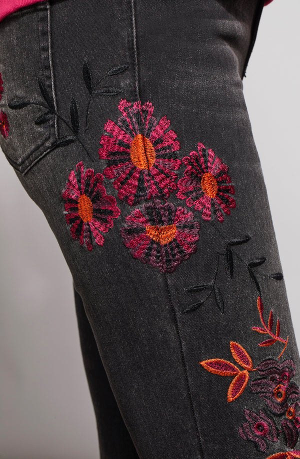 Tribal - Jeans With Floral Embroidery