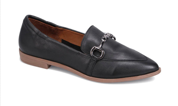 Bueno - Flats With Buckle Detail