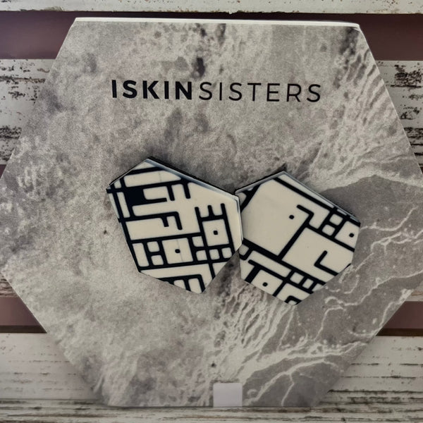 Iskinsisters - Patterned Stud Earrings