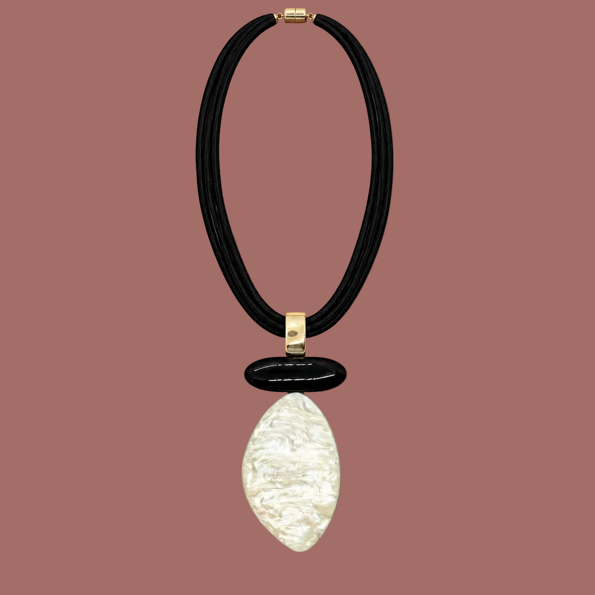 Audrey's - Resin Rope Necklace