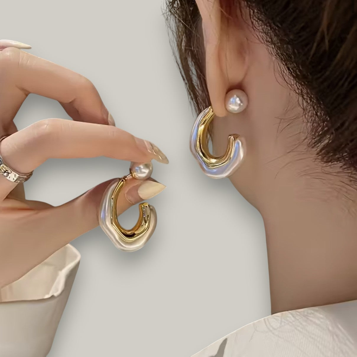 Audrey's - Pearl Curve Hoop Earring