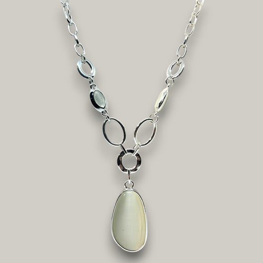 EL-KA - Moonlight Glow Pendant Necklace