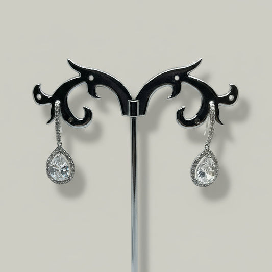 EL-KA - Crystal Teardrop Glamour Earrings