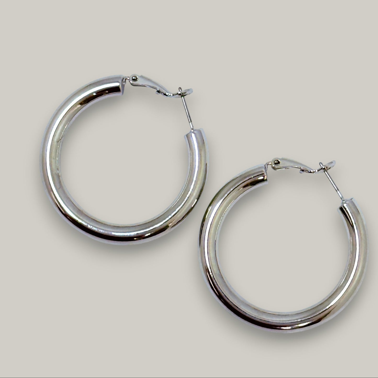 EL-KA - Classic Bold Hoop Earrings
