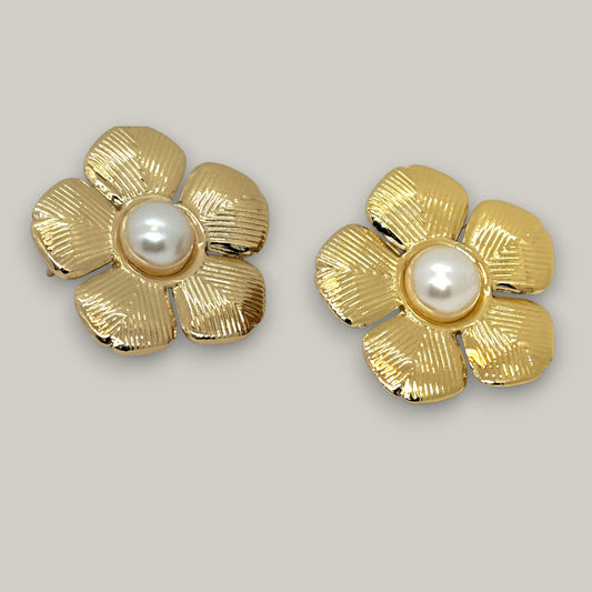 Audrey's - Bloom Pearl Studs