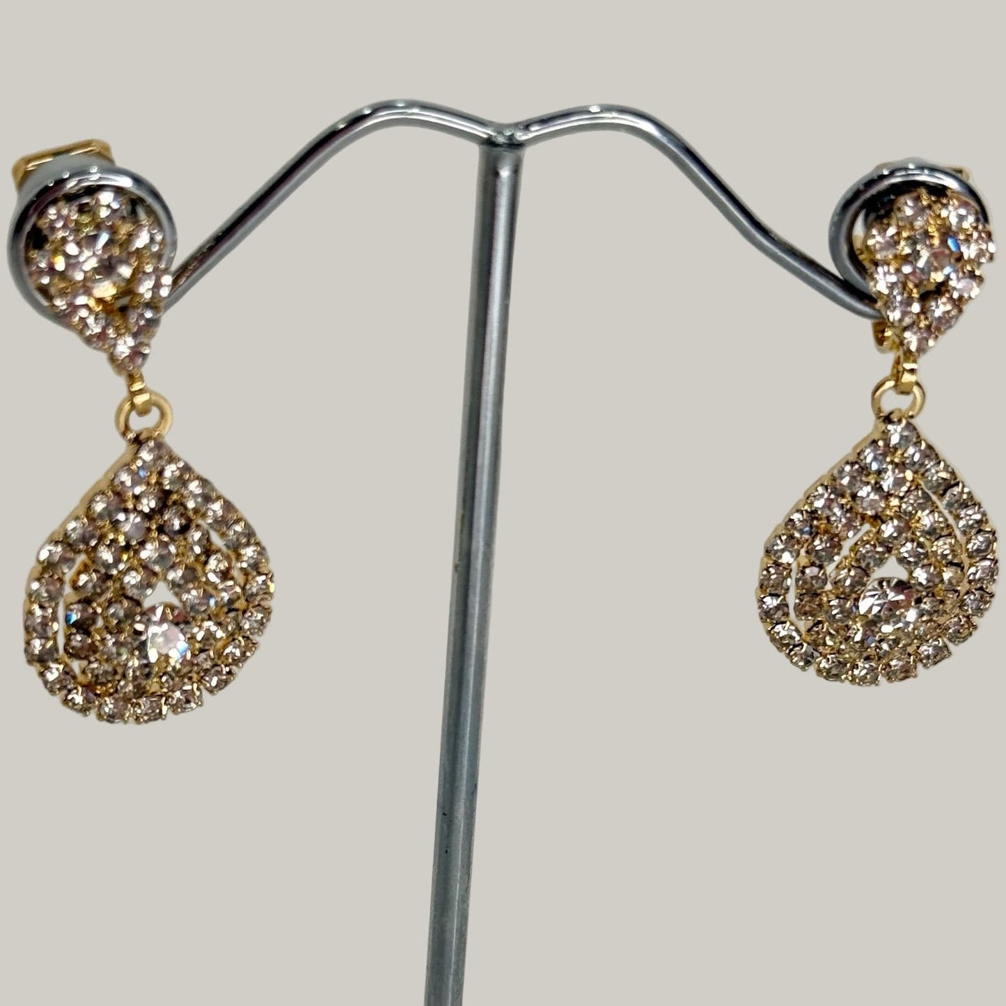 EL-KA - Luxe Sparkle Drop Clip-On Earrings