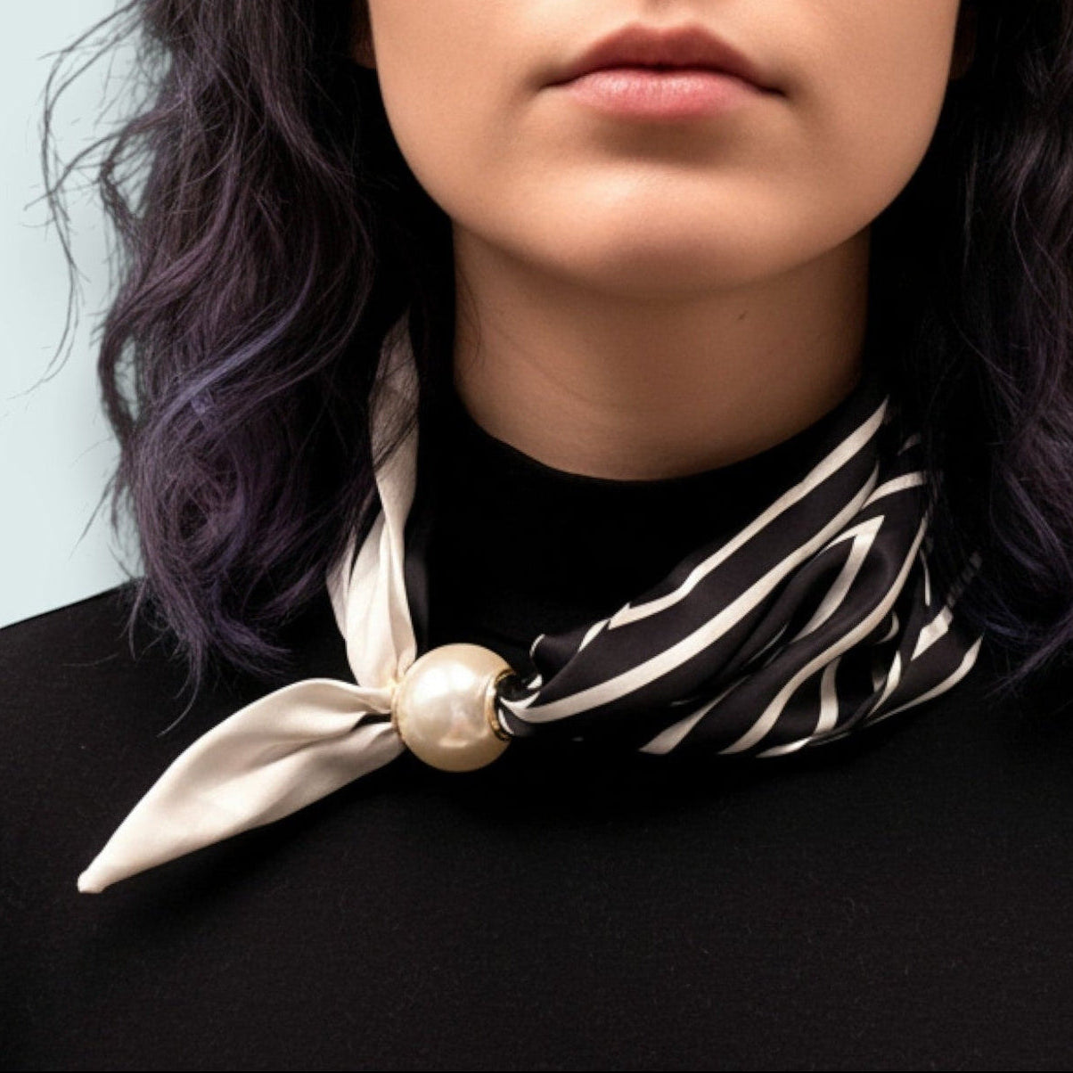 Red Coral - Noir Whisper Pearl Magnetic Neck Scarf